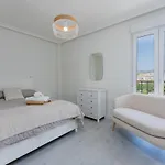 Дом отдыха Ocean Front With Private Pool *